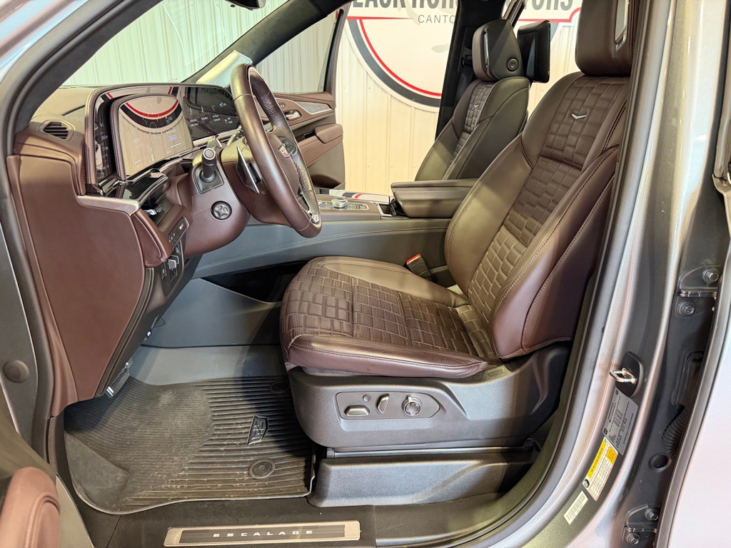 2023 Cadillac Escalade Image 18