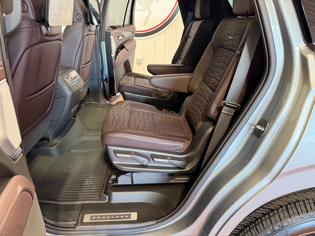 2023 Cadillac Escalade Image 21