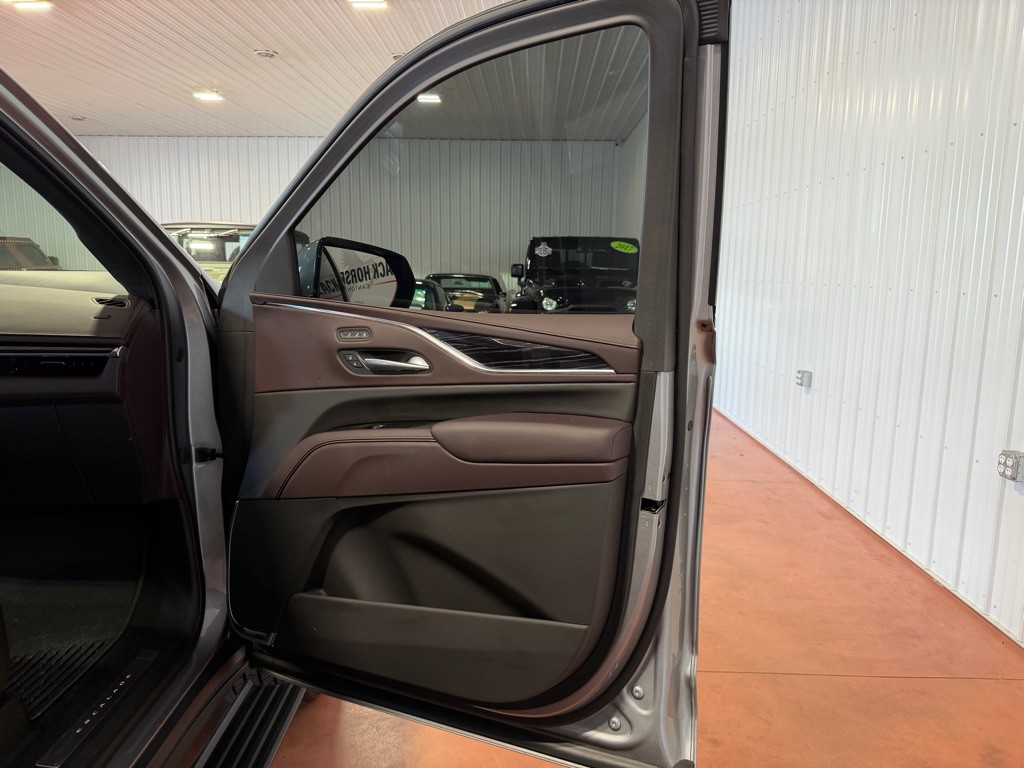2023 Cadillac Escalade Image 24