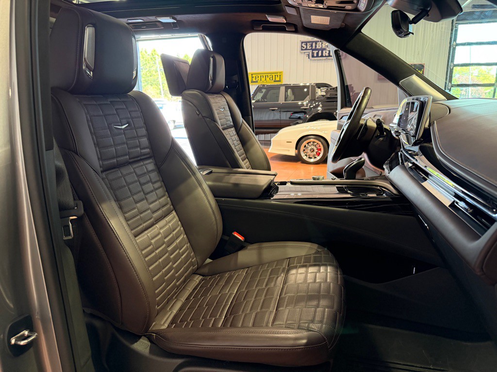 2023 Cadillac Escalade Image 26