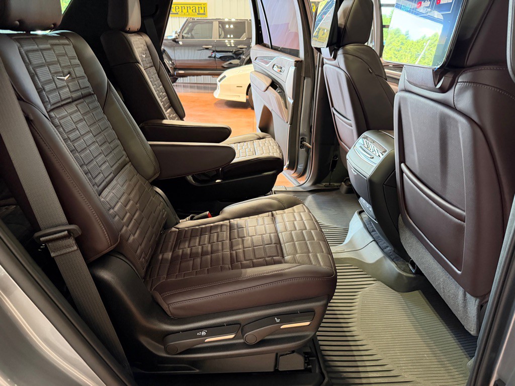 2023 Cadillac Escalade Image 28