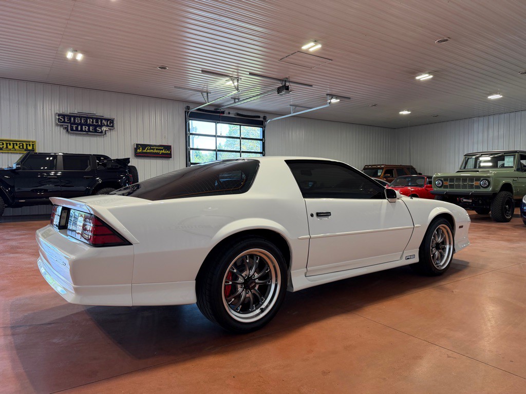 1991 Chevrolet Camaro Image 8