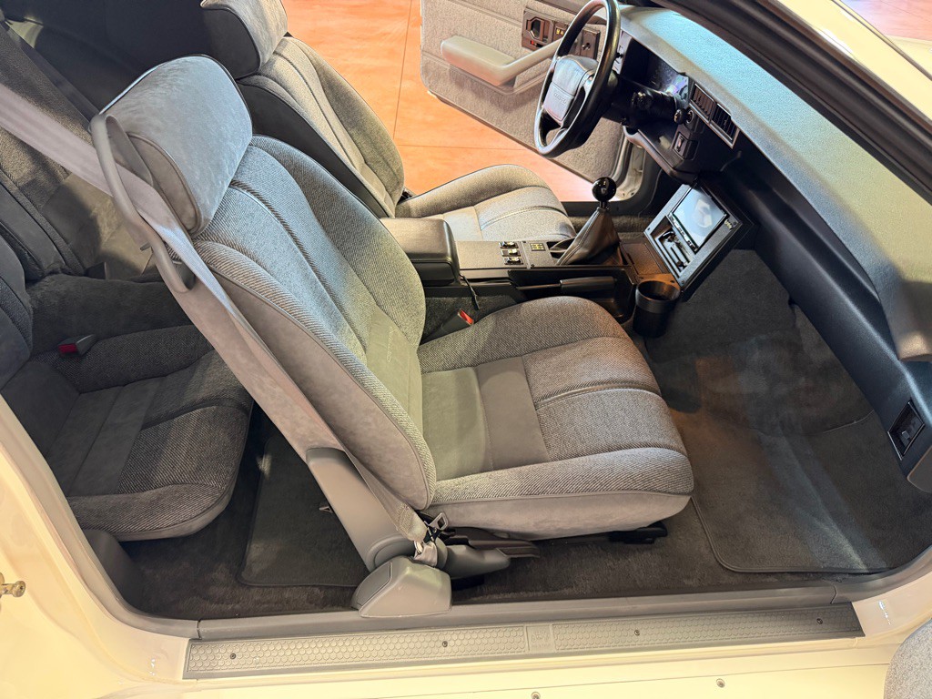 1991 Chevrolet Camaro Image 20