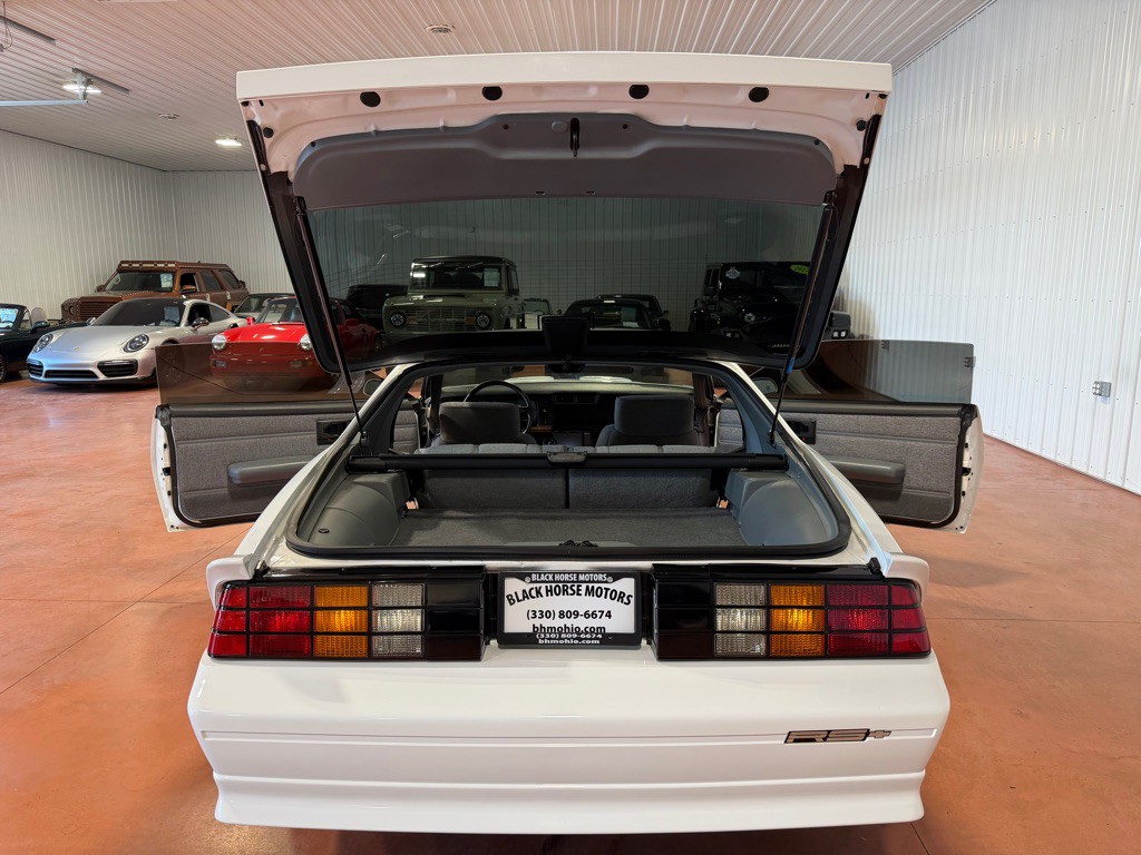1991 Chevrolet Camaro Image 26