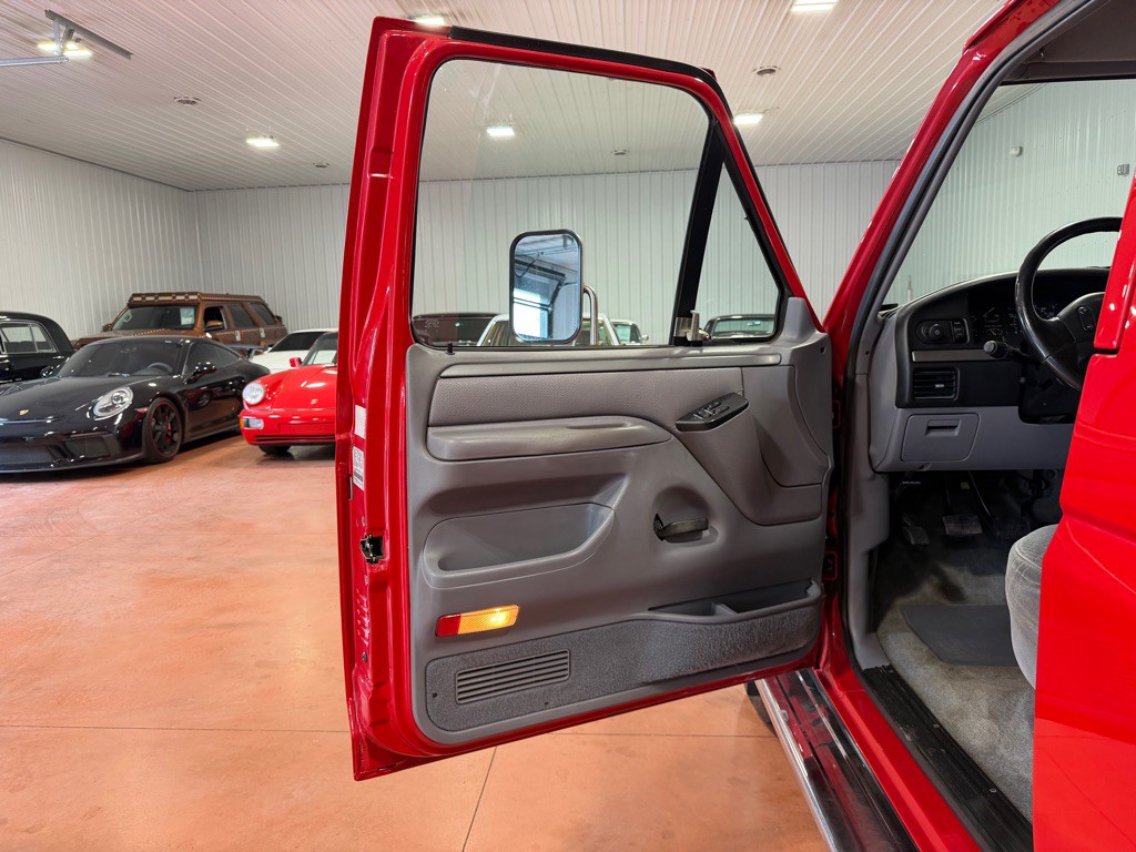 1994 Ford F-350 Image 21