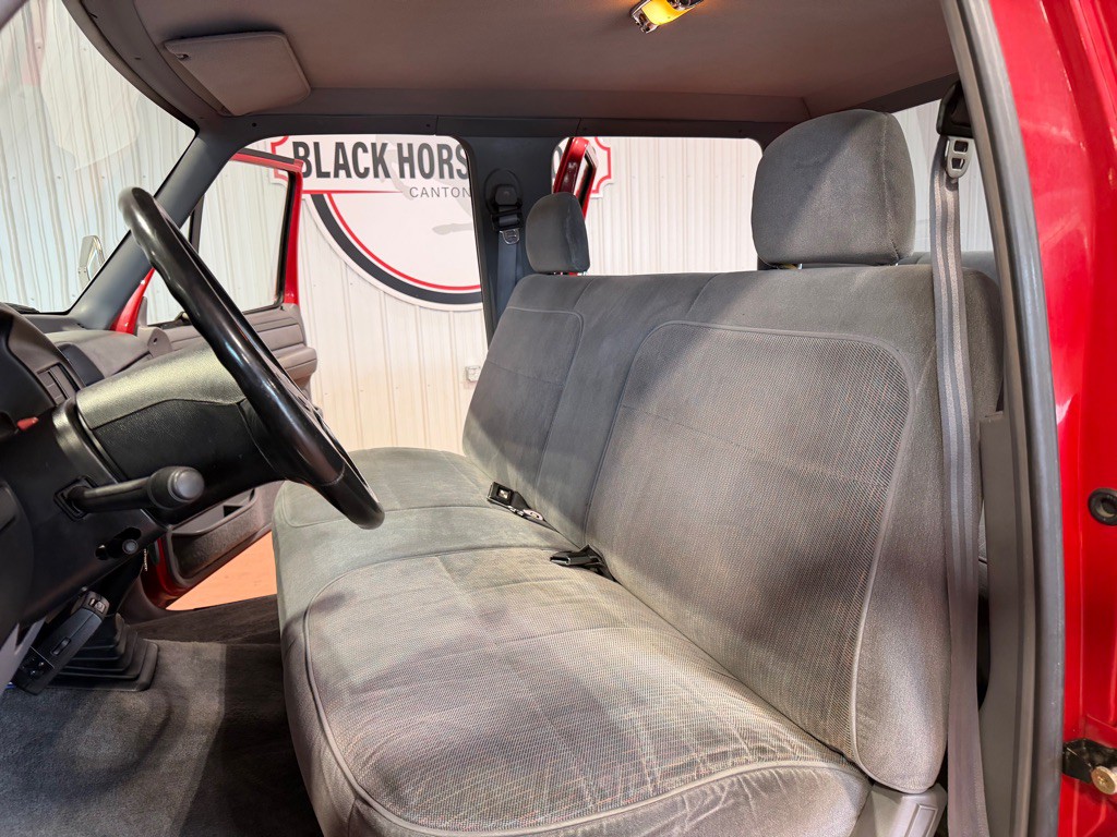 1994 Ford F-350 Image 23