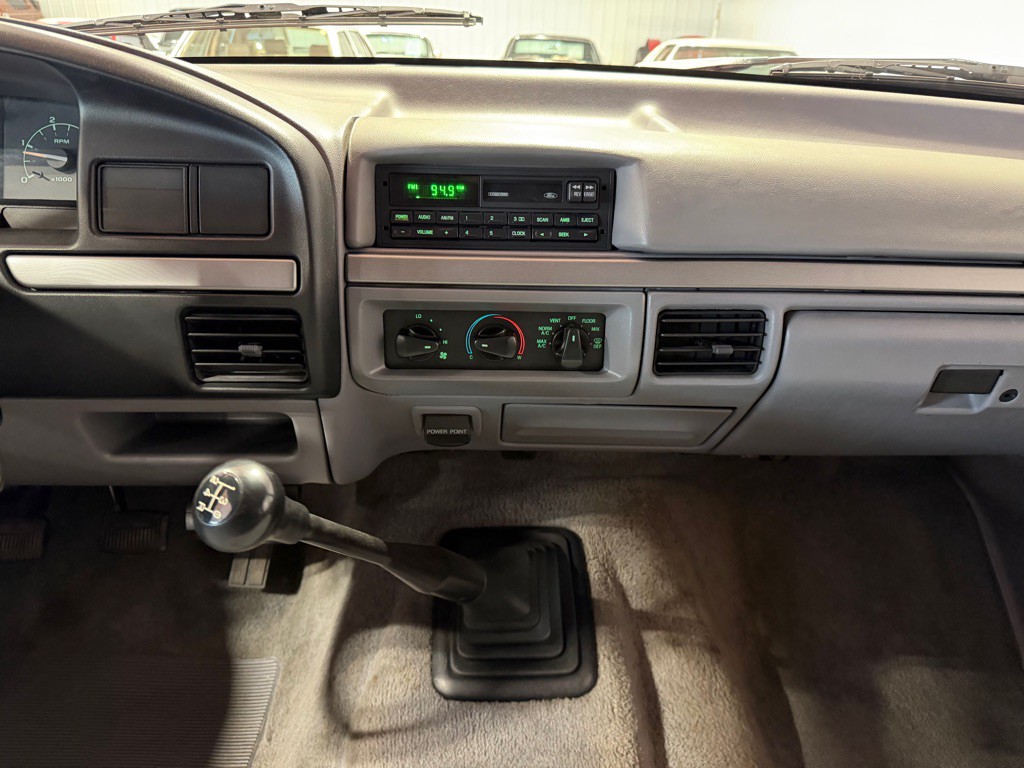 1994 Ford F-350 Image 35