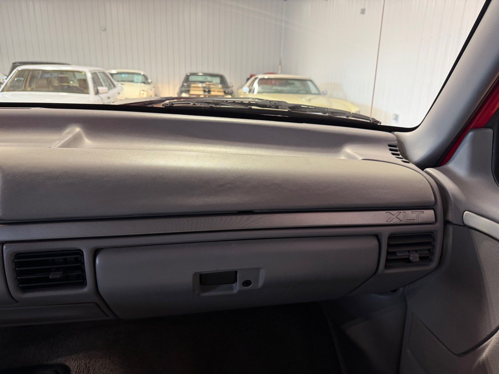 1994 Ford F-350 Image 36