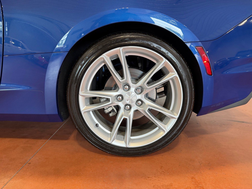 2019 Chevrolet Camaro Image 14