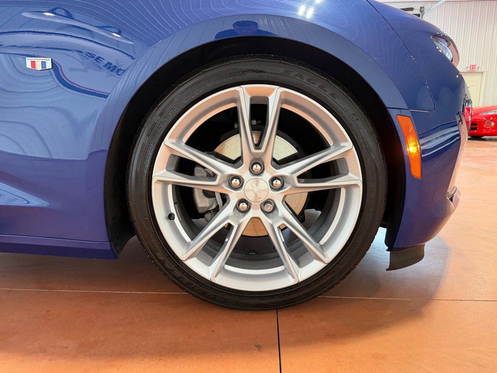 2019 Chevrolet Camaro Image 16