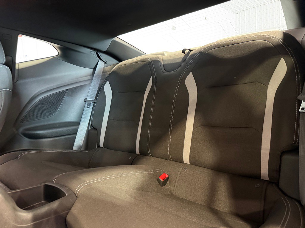 2019 Chevrolet Camaro Image 20