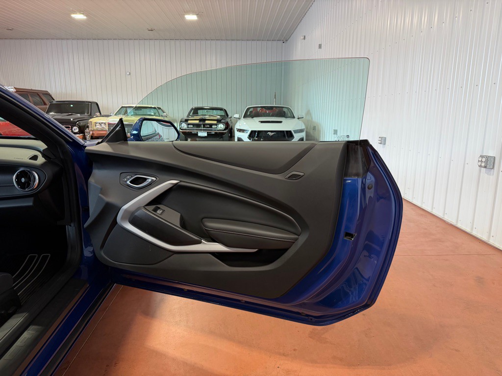 2019 Chevrolet Camaro Image 21