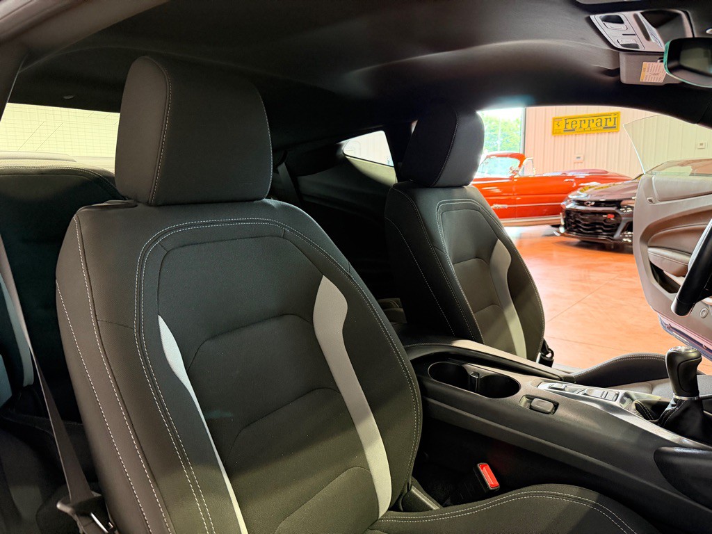 2019 Chevrolet Camaro Image 23