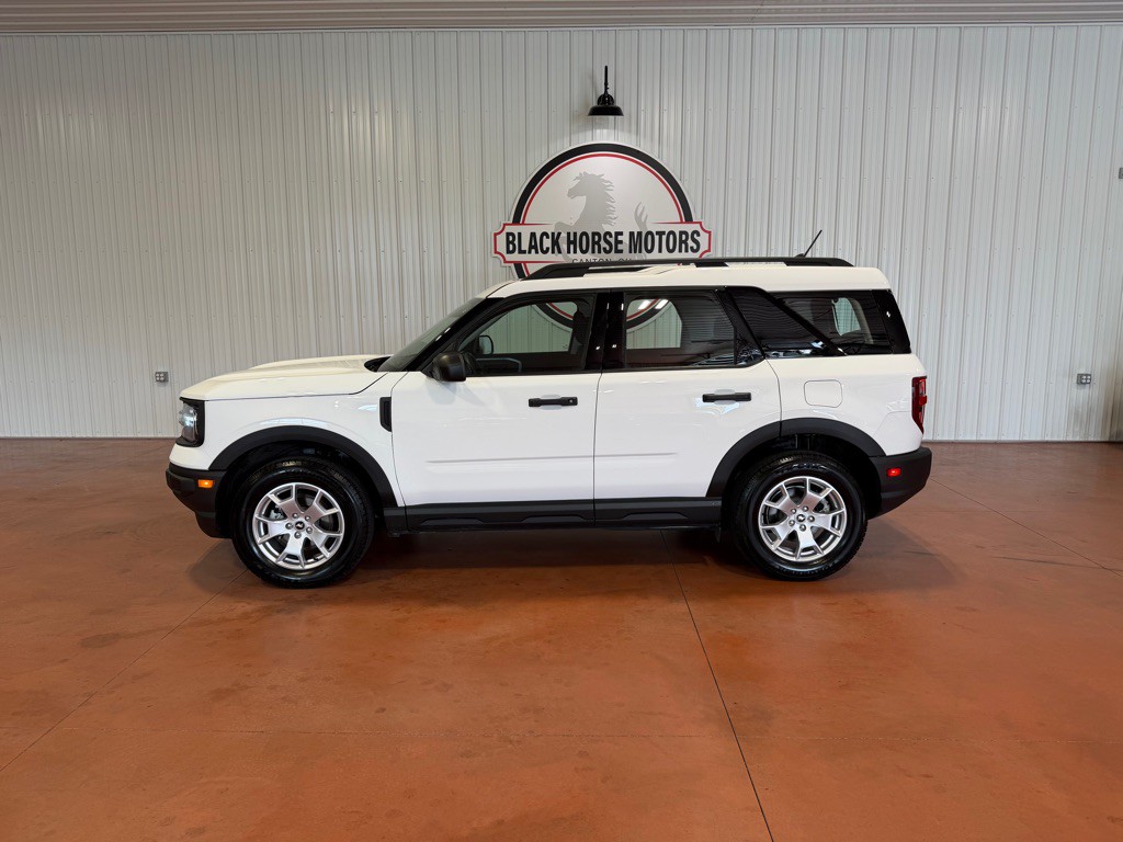 2023 Ford Bronco Image 2