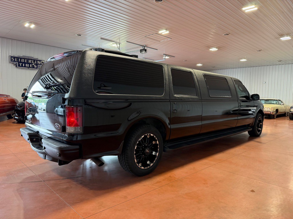 2005 Ford Excursion Image 8