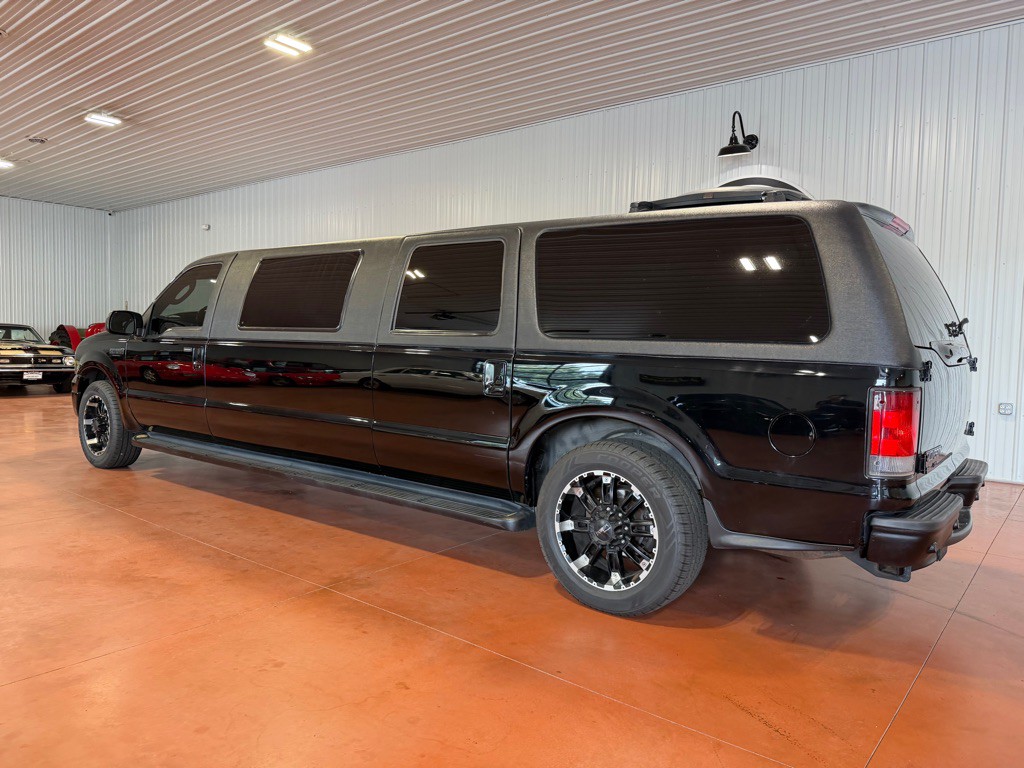 2005 Ford Excursion Image 10