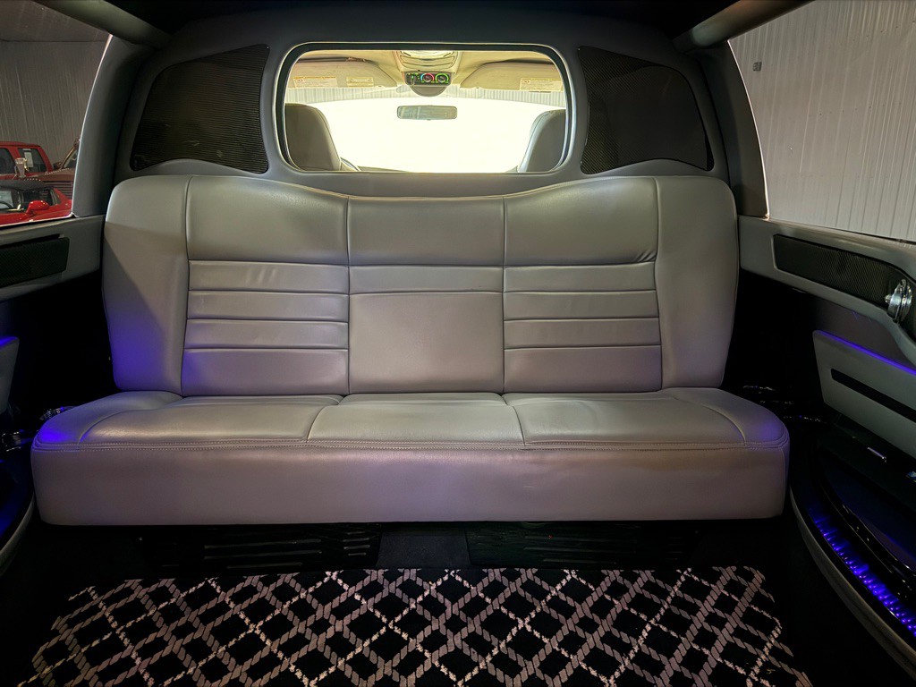 2005 Ford Excursion Image 18