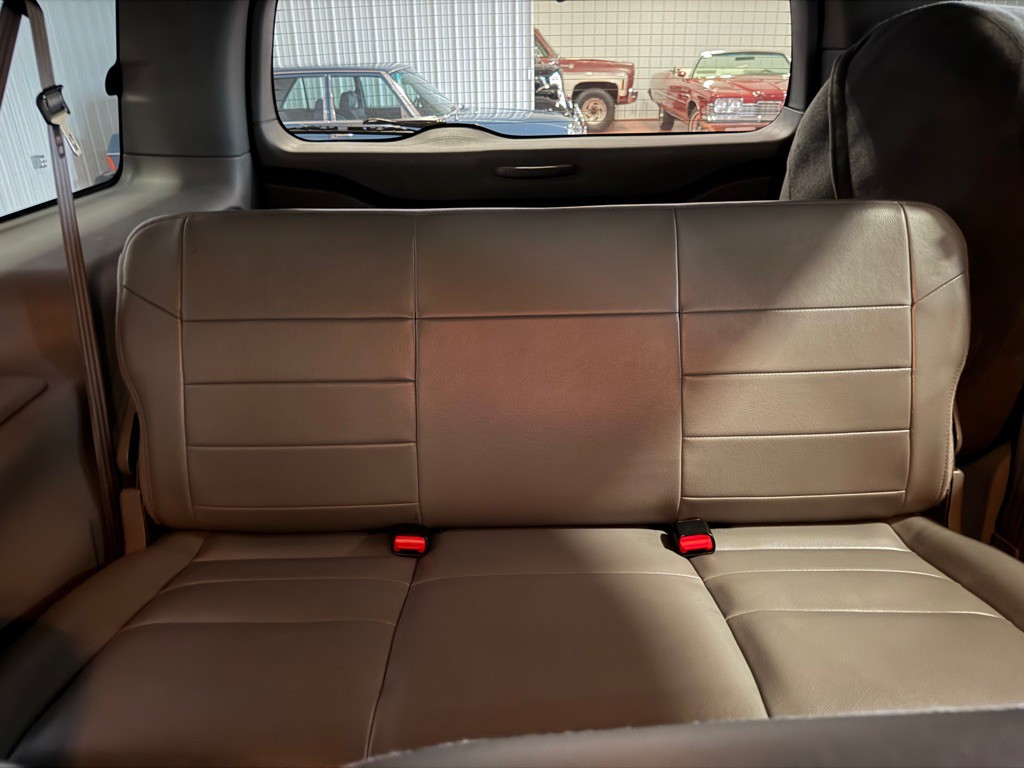 2005 Ford Excursion Image 23