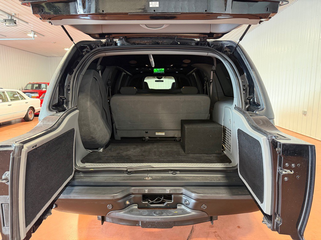 2005 Ford Excursion Image 25
