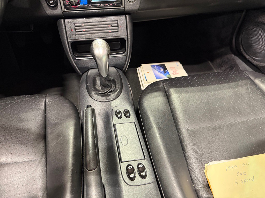 1999 Porsche 911 Image 30