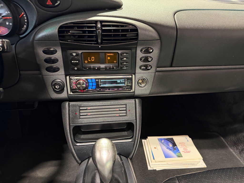 1999 Porsche 911 Image 31