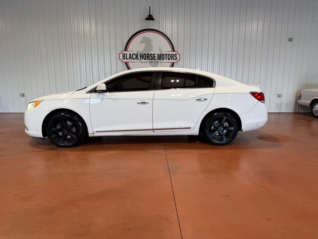 2012 Buick Lacrosse Image 2