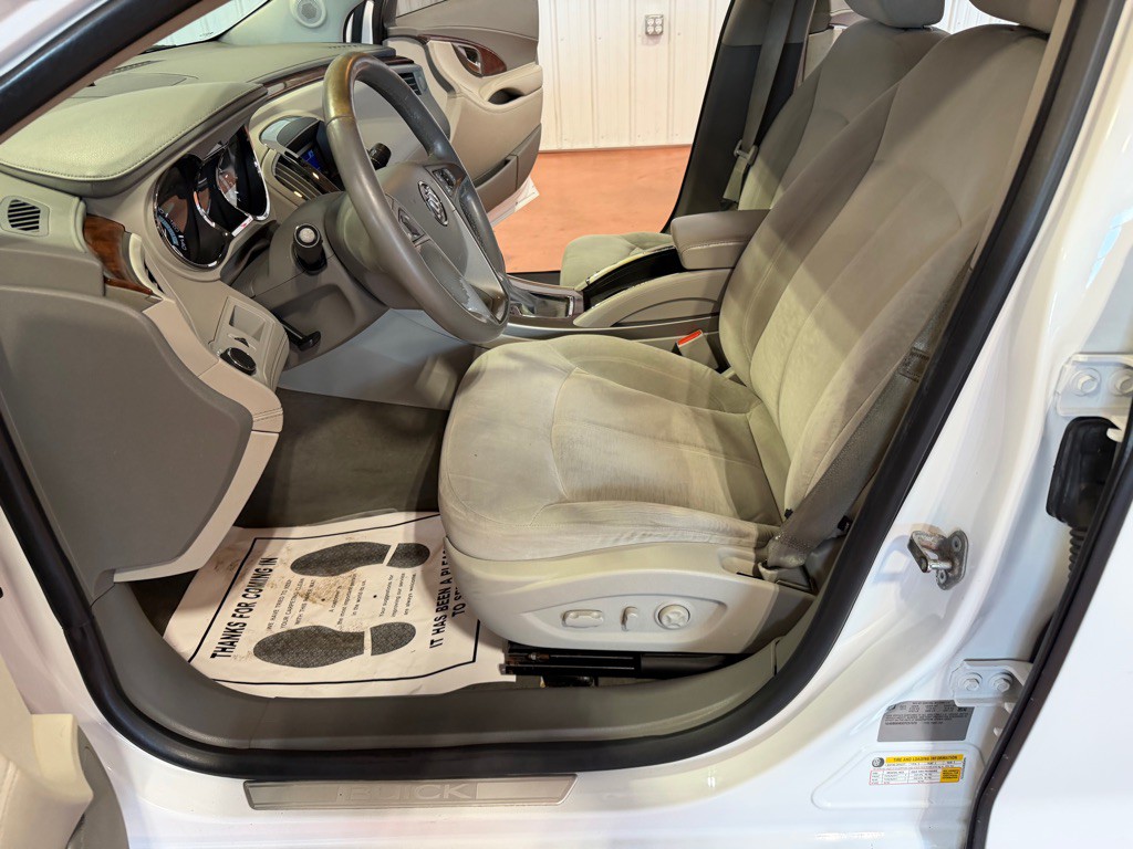 2012 Buick Lacrosse Image 12