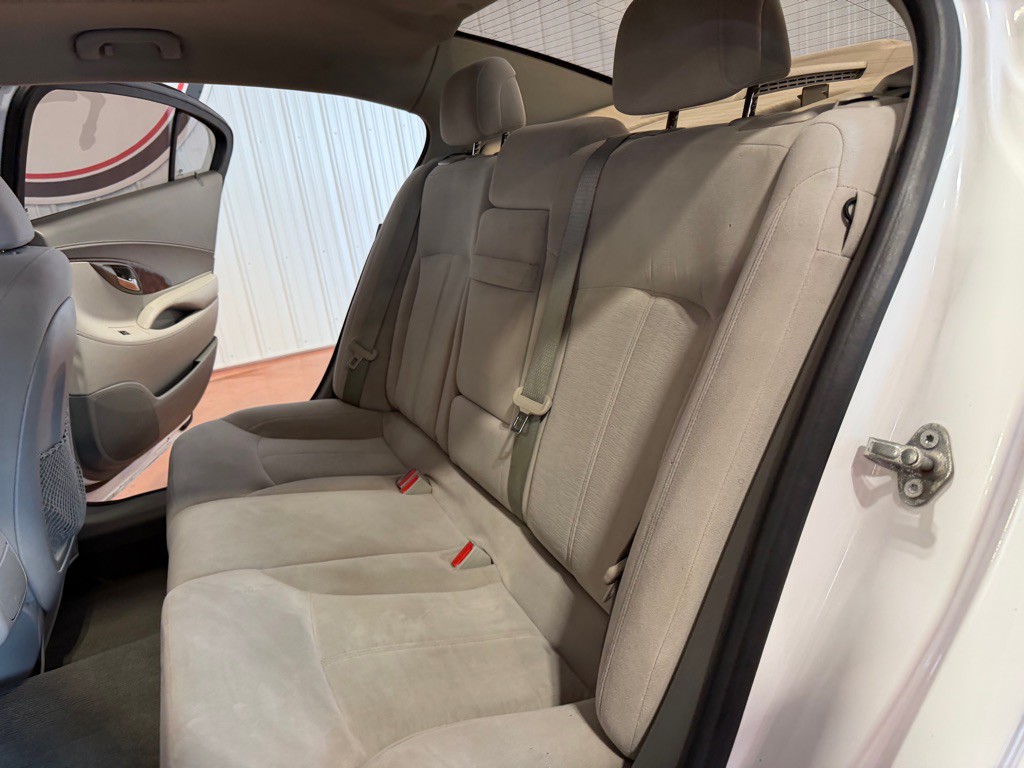 2012 Buick Lacrosse Image 16