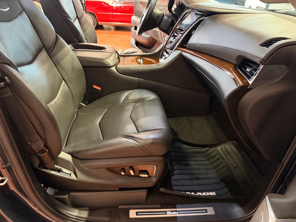 2020 Cadillac Escalade Image 25