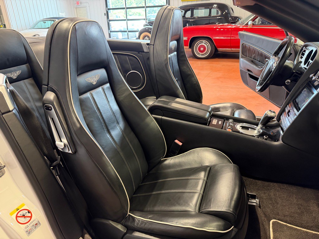 2011 Bentley Continental Image 27