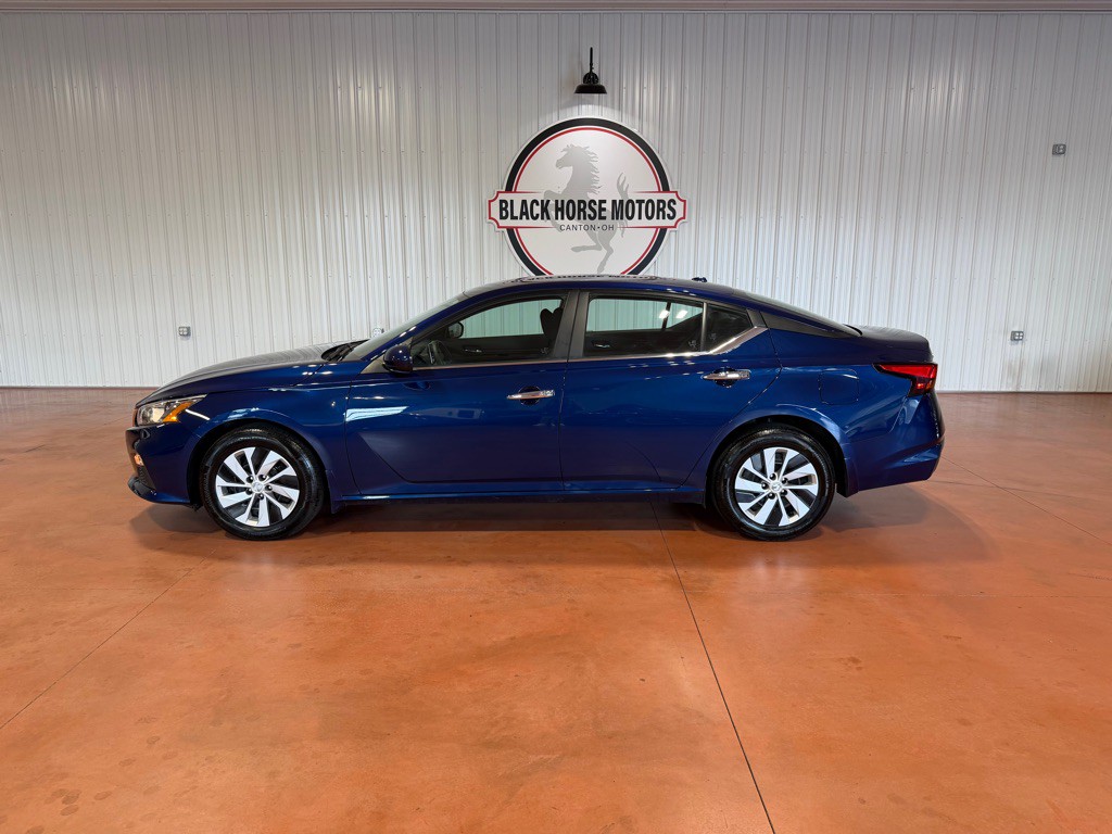 2019 Nissan Altima Image 2