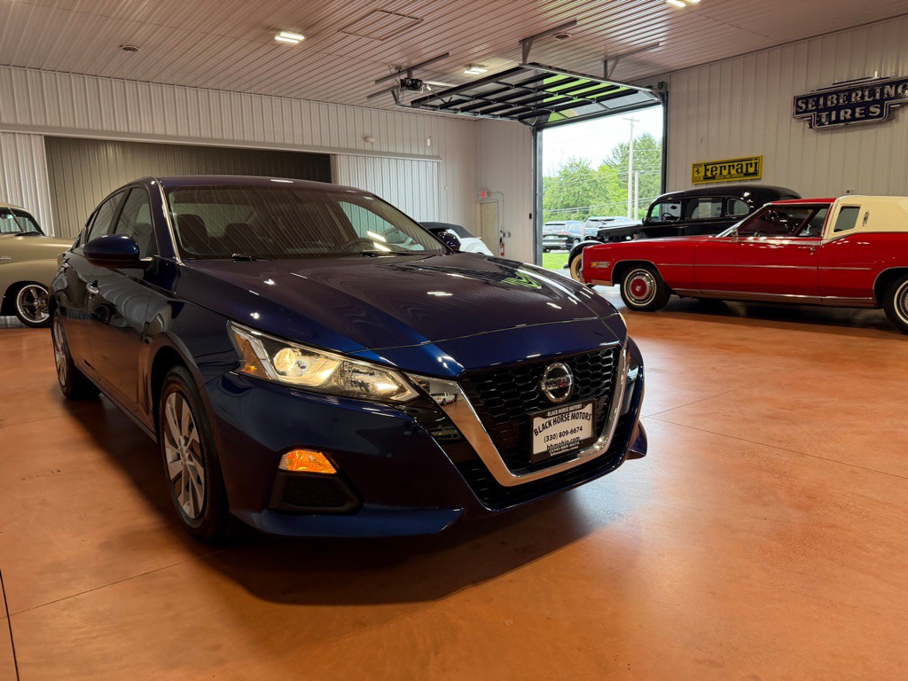 2019 Nissan Altima Image 8