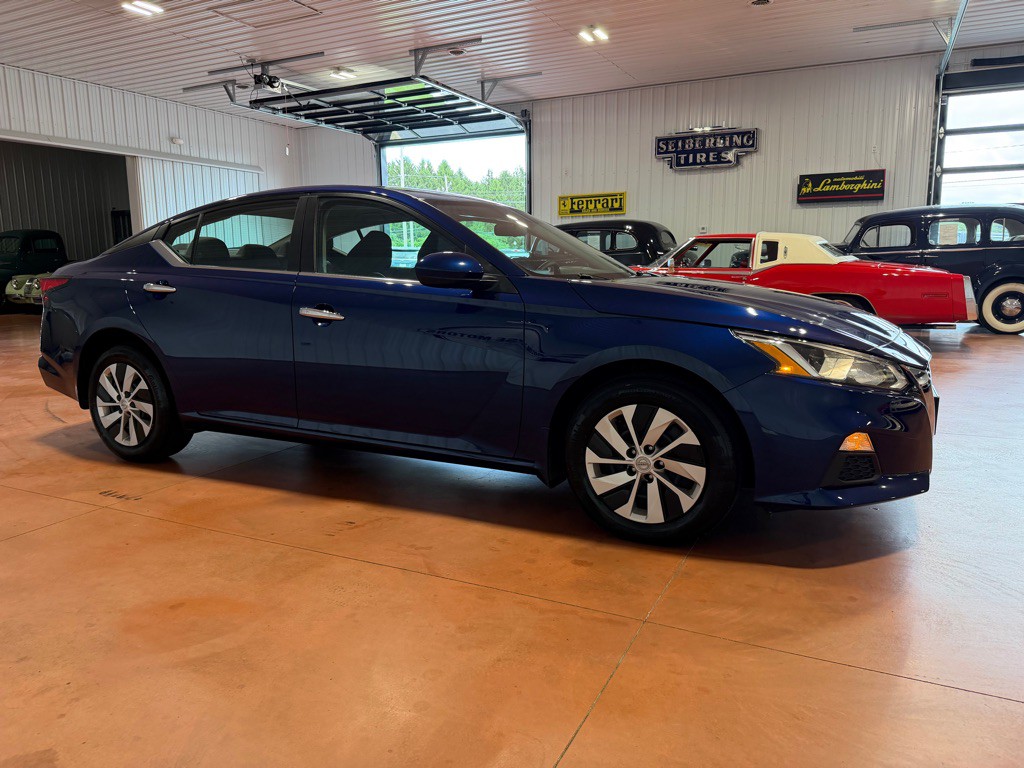 2019 Nissan Altima Image 9