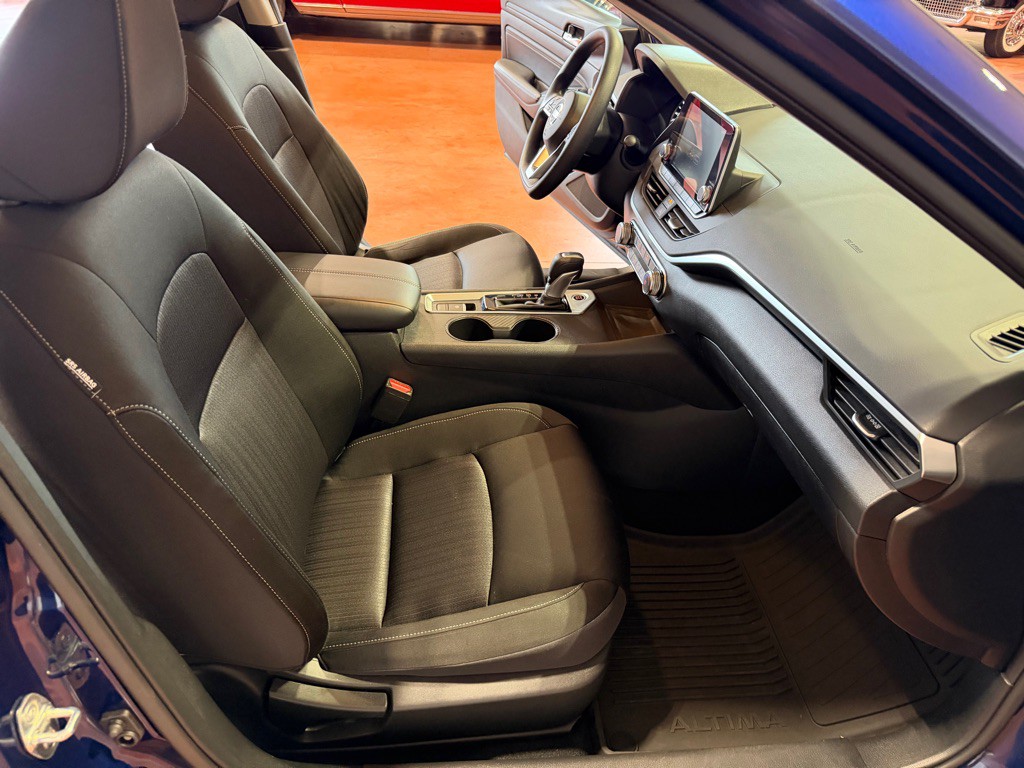 2019 Nissan Altima Image 24