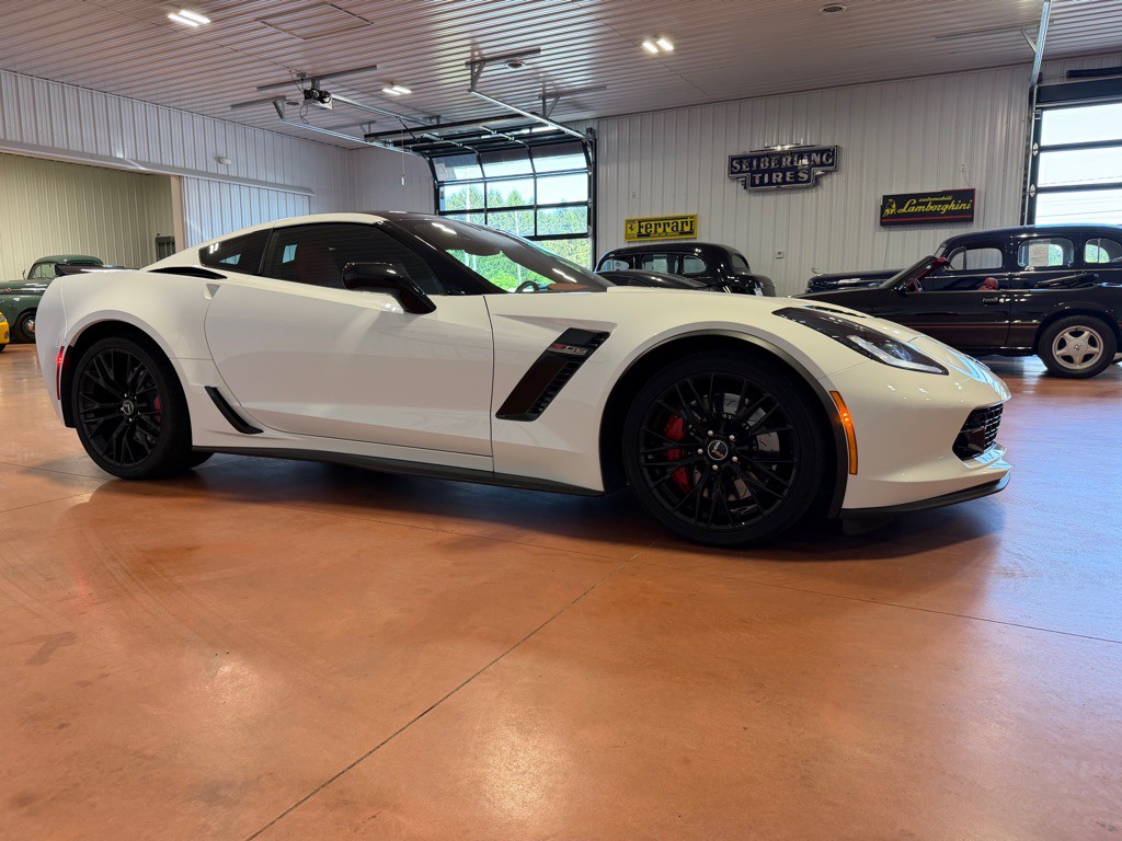 2015 Chevrolet Corvette Image 8