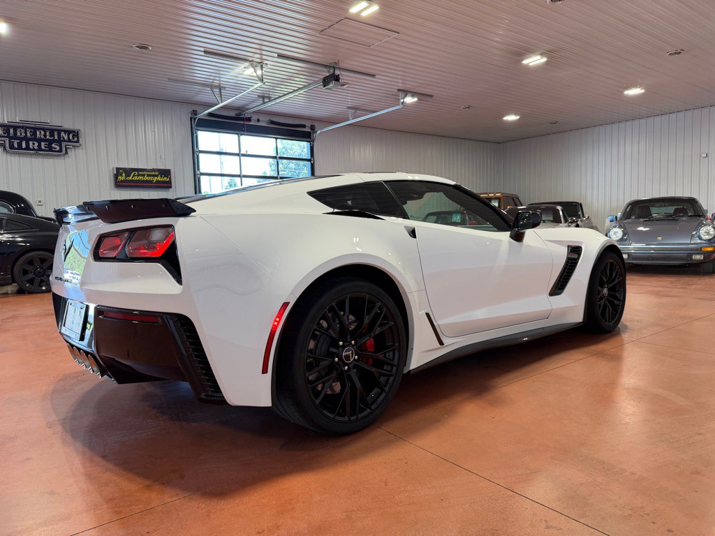 2015 Chevrolet Corvette Image 9