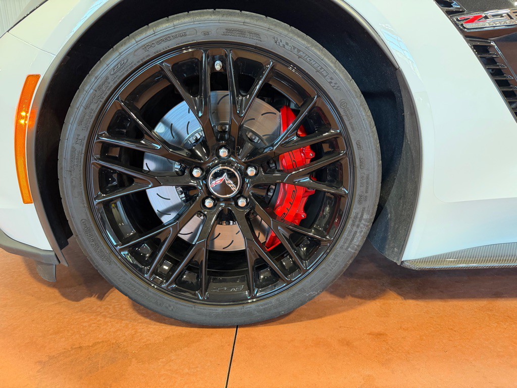2015 Chevrolet Corvette Image 17
