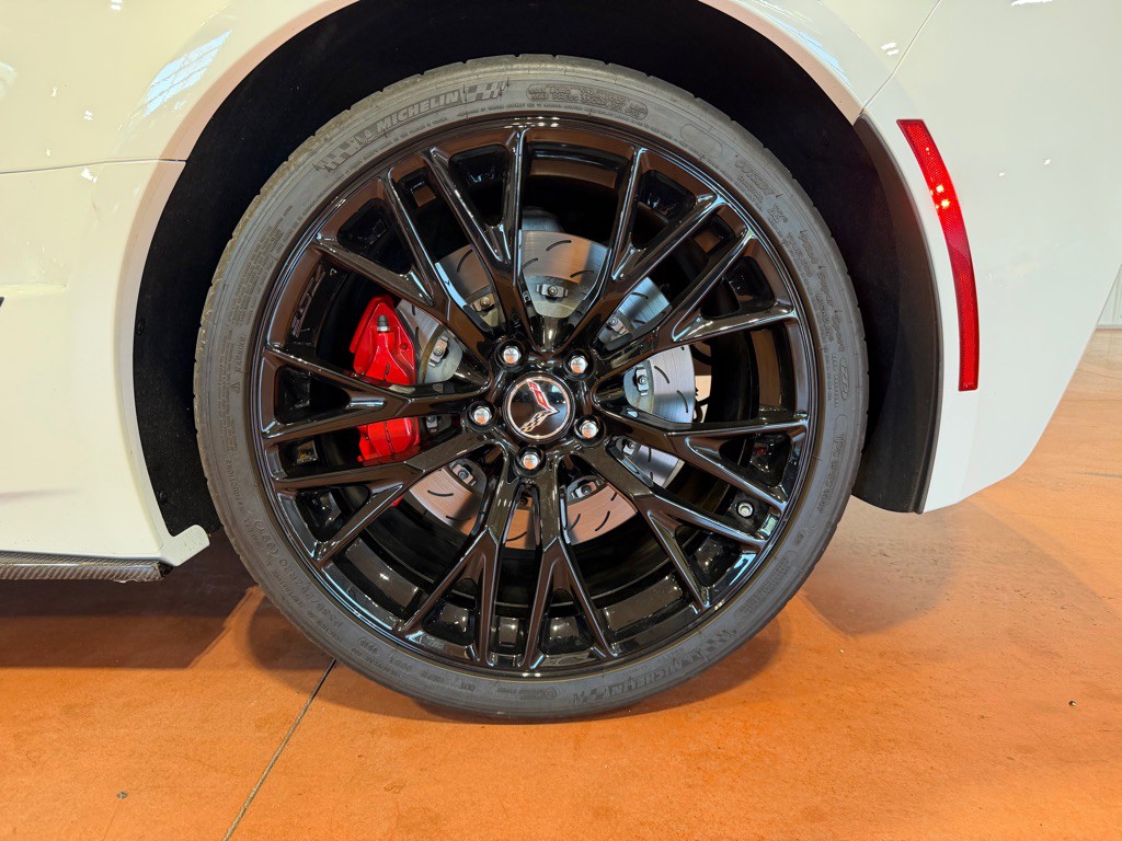 2015 Chevrolet Corvette Image 18