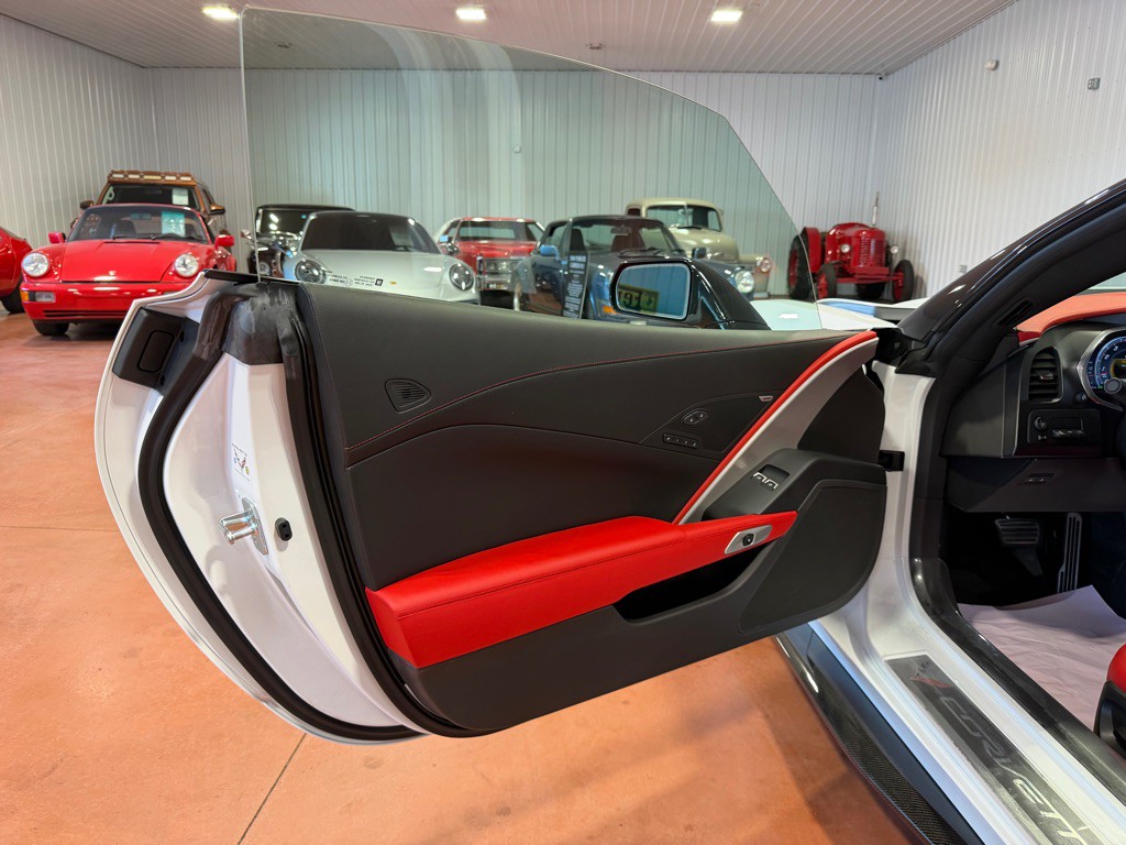 2015 Chevrolet Corvette Image 21