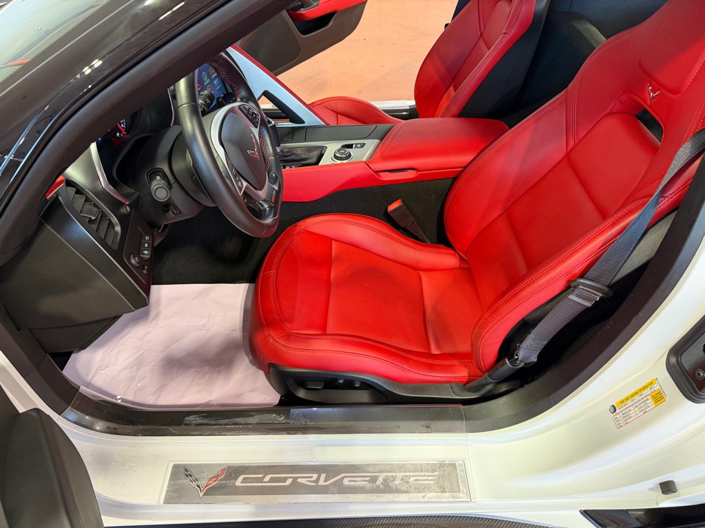2015 Chevrolet Corvette Image 22