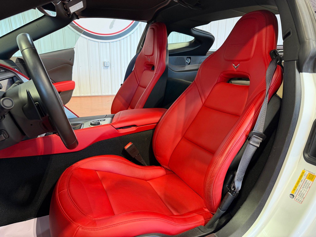 2015 Chevrolet Corvette Image 23