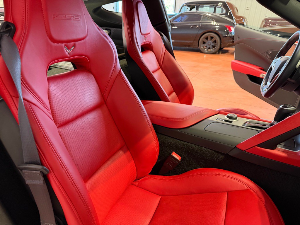 2015 Chevrolet Corvette Image 28