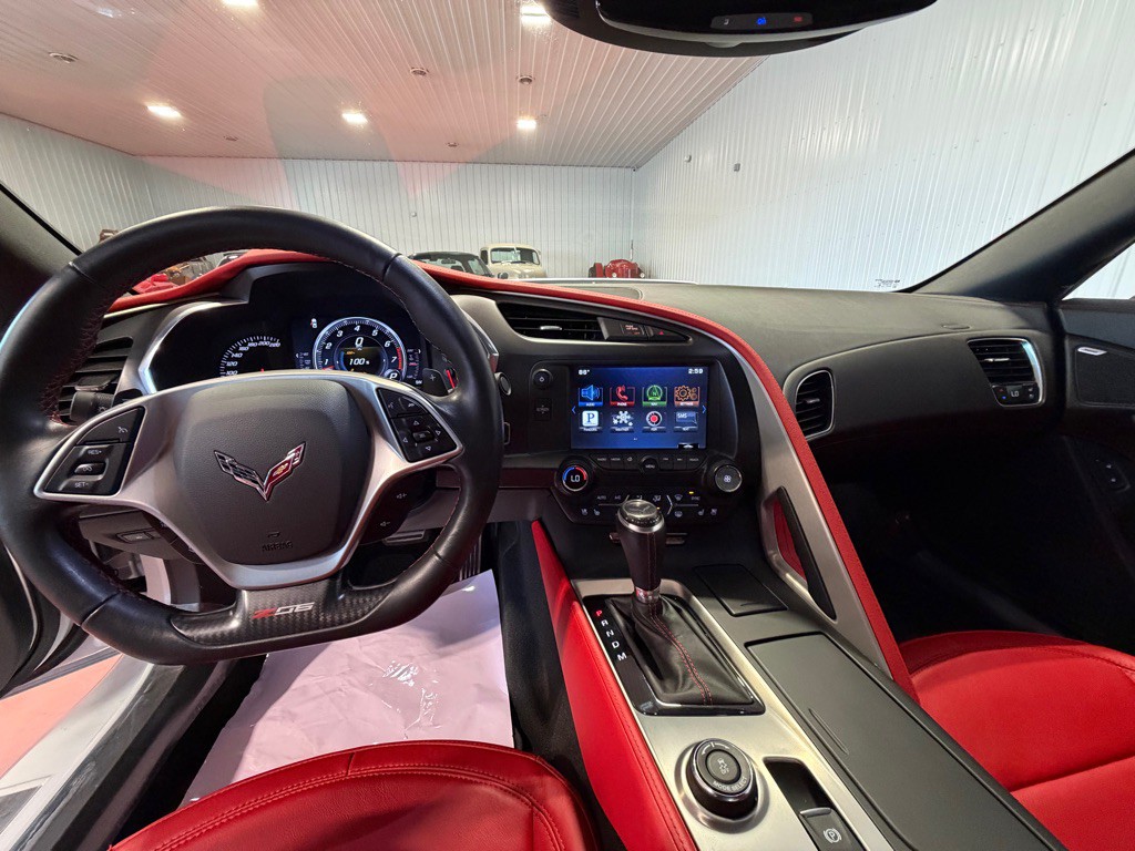 2015 Chevrolet Corvette Image 30