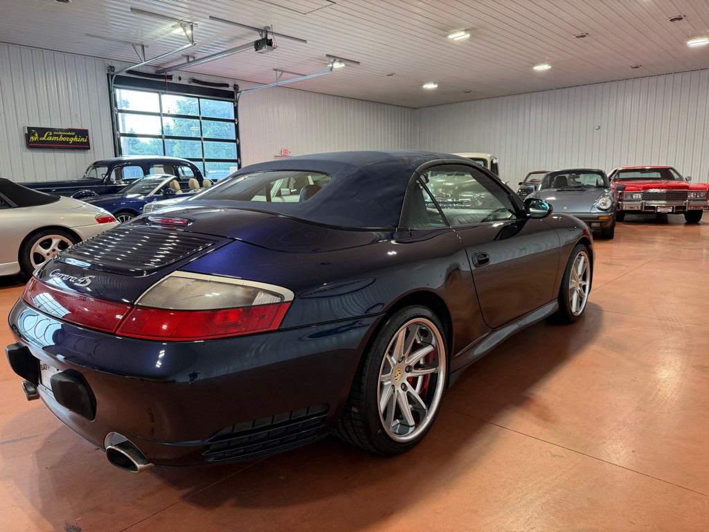 2004 Porsche 911 Image 10