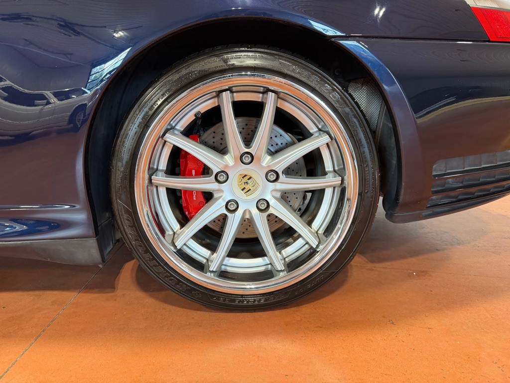 2004 Porsche 911 Image 16
