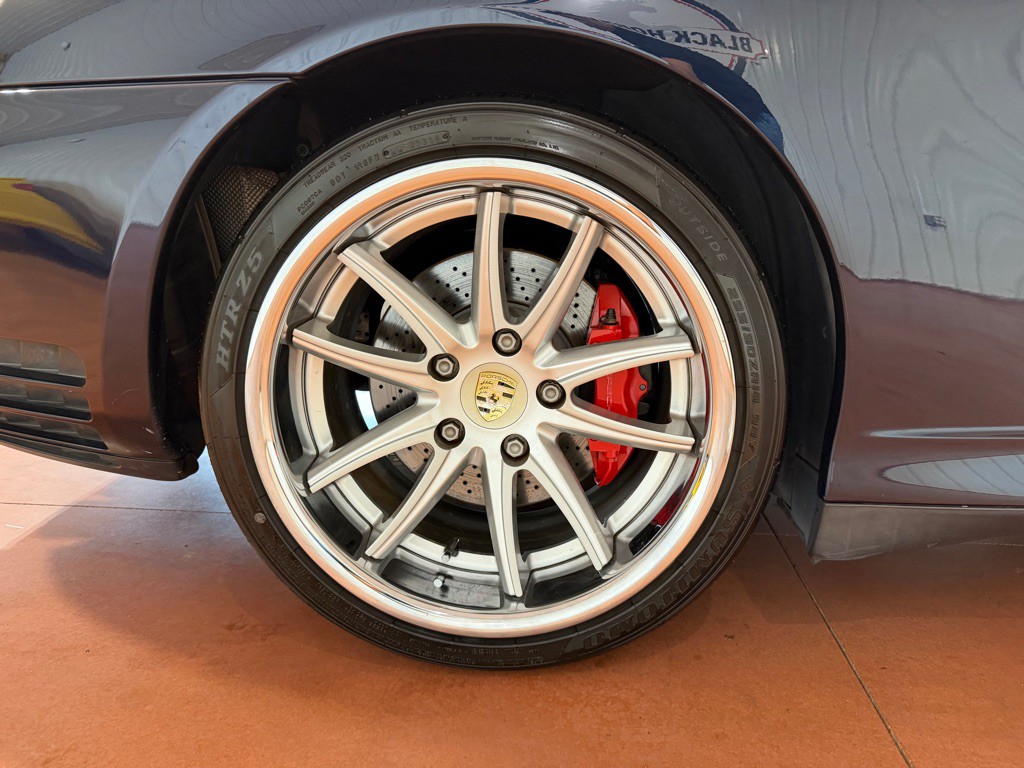 2004 Porsche 911 Image 18