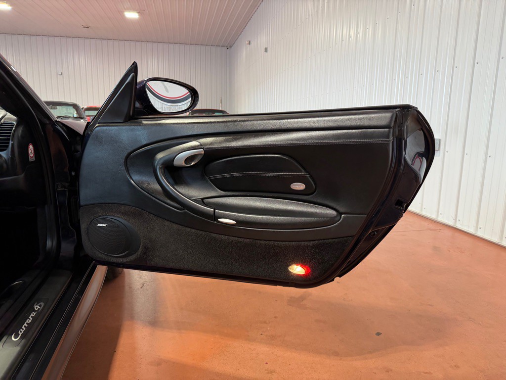 2004 Porsche 911 Image 25