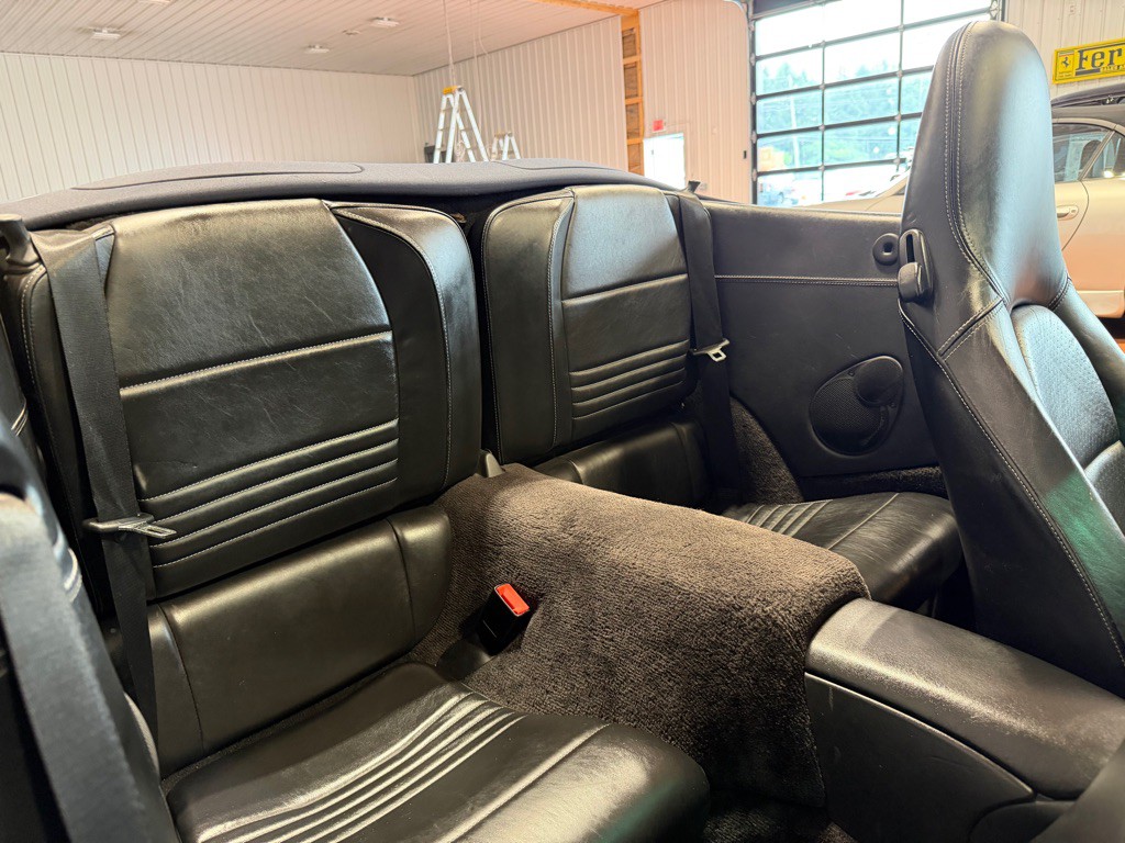 2004 Porsche 911 Image 28