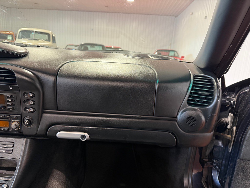 2004 Porsche 911 Image 29