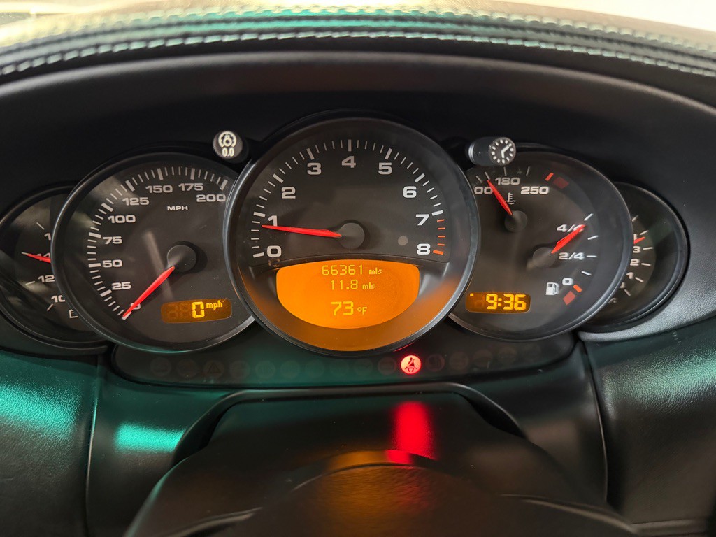 2004 Porsche 911 Image 33